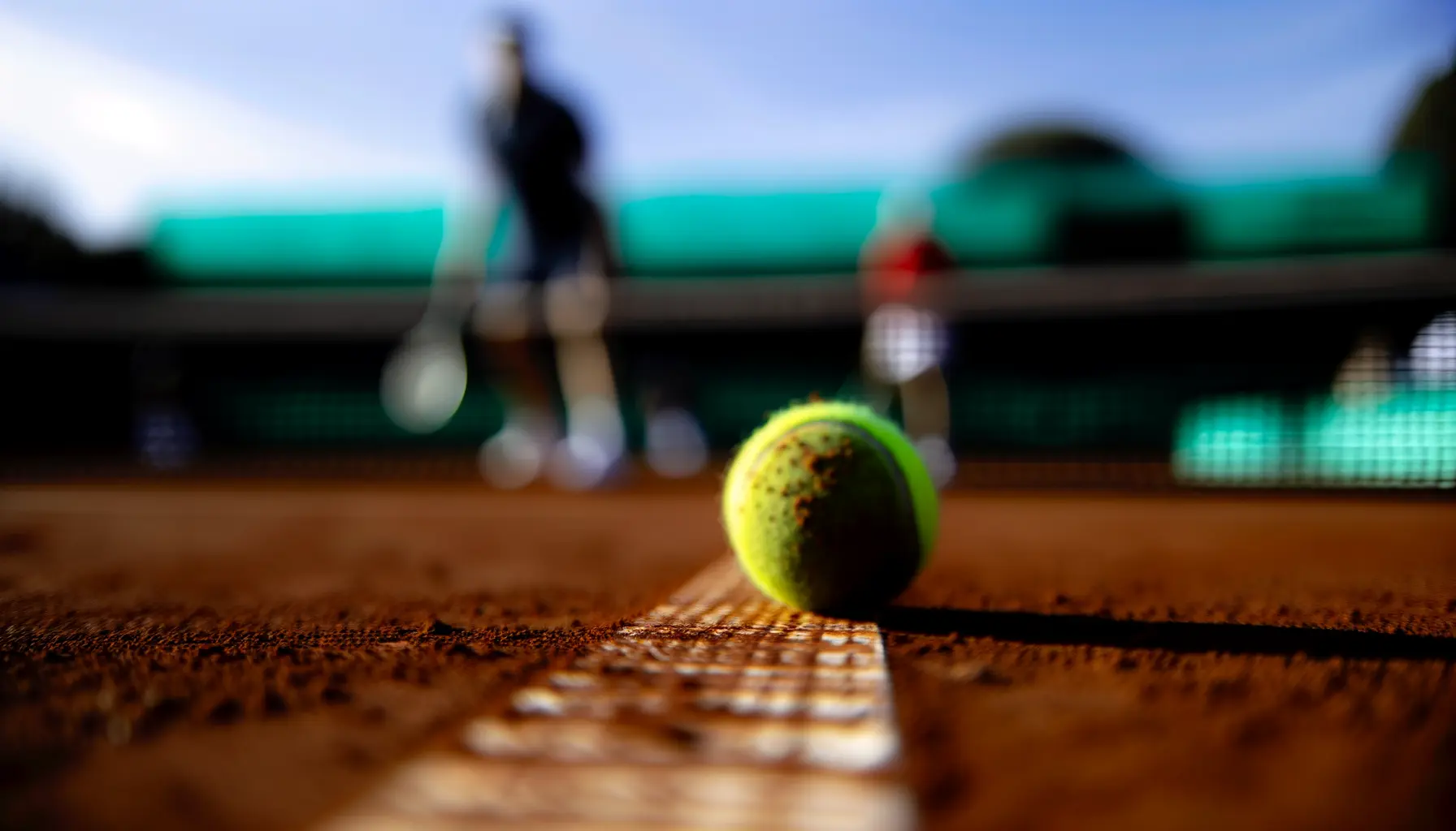 Tennisball berührt Linie bei den BMW Open